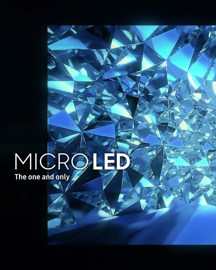 MICRO LED : Ein Kunstwerk in Vollendung. Ein buntes Blumenbeet bewegt sich wie eine Welle. Ein roter, blauer und grüner Schmetterling schlägt mit den Flügeln auf einer rosa Blume. Auf einem Bildschirm sind mehr LEDs in höherer Dichte angebracht. Der facettierte Saphirstein zerbricht in kleine Stücke und wird wieder zu einem großen LED-Bildschirm zusammengesetzt.