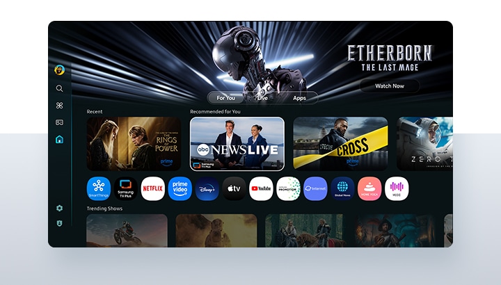 Samsung TV Plus 屏幕。頂行排列的內容發生變化，勾畫出「零時間」的輪廓。場景顯示一名太空人抓住太空船。場景從播報員播報新聞切換到足球比賽。