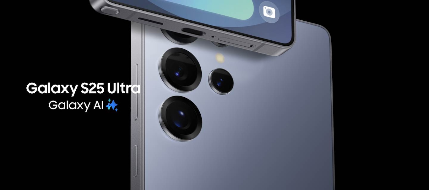 2 chiếc Galaxy S25 Ultra màu Xanh Titan bạc trượt qua nhau, một chiếc hiển thị mặt sau và một chiếc hiển thị mặt trước. Chiếc Galaxy S25 Ultra hiển thị mặt trước có thông báo Now Brief với dòng chữ: \"Nhận thông tin nổi bật ngày hôm nay.\" Chiếc Galaxy S25 Ultra hiển thị mặt sau có bút S Pen trên đỉnh. Galaxy AI.